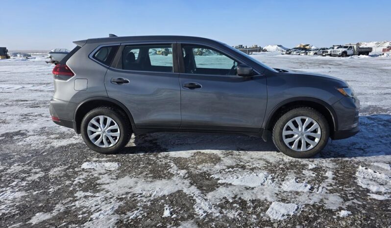 
								2018 Nissan Rogue S SUV full									