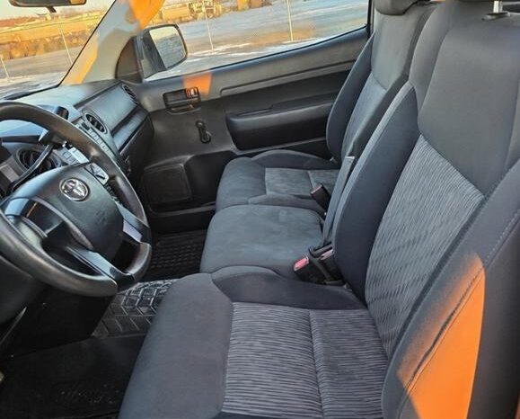 
								2014 Toyota Tundra SR Truck full									